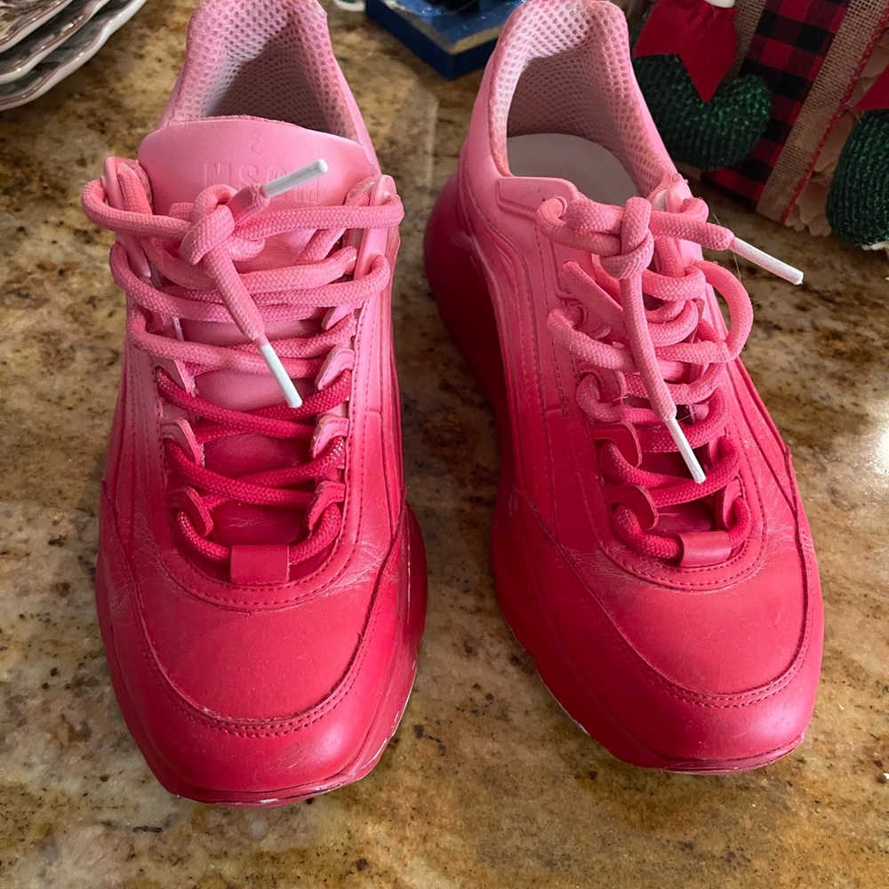 Sneakers - Picture 4 of 5